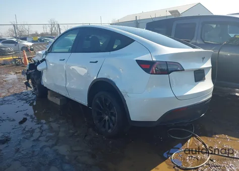 2024 Tesla Model Y Long Range Single Motor Rear-Wheel Drive/Rwd z USA, uszkodzony, nr VIN 7SAYGDED3RF093468